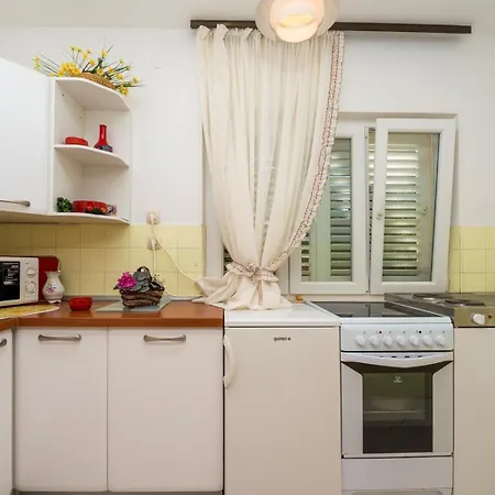 House Lido بيت للعطل *